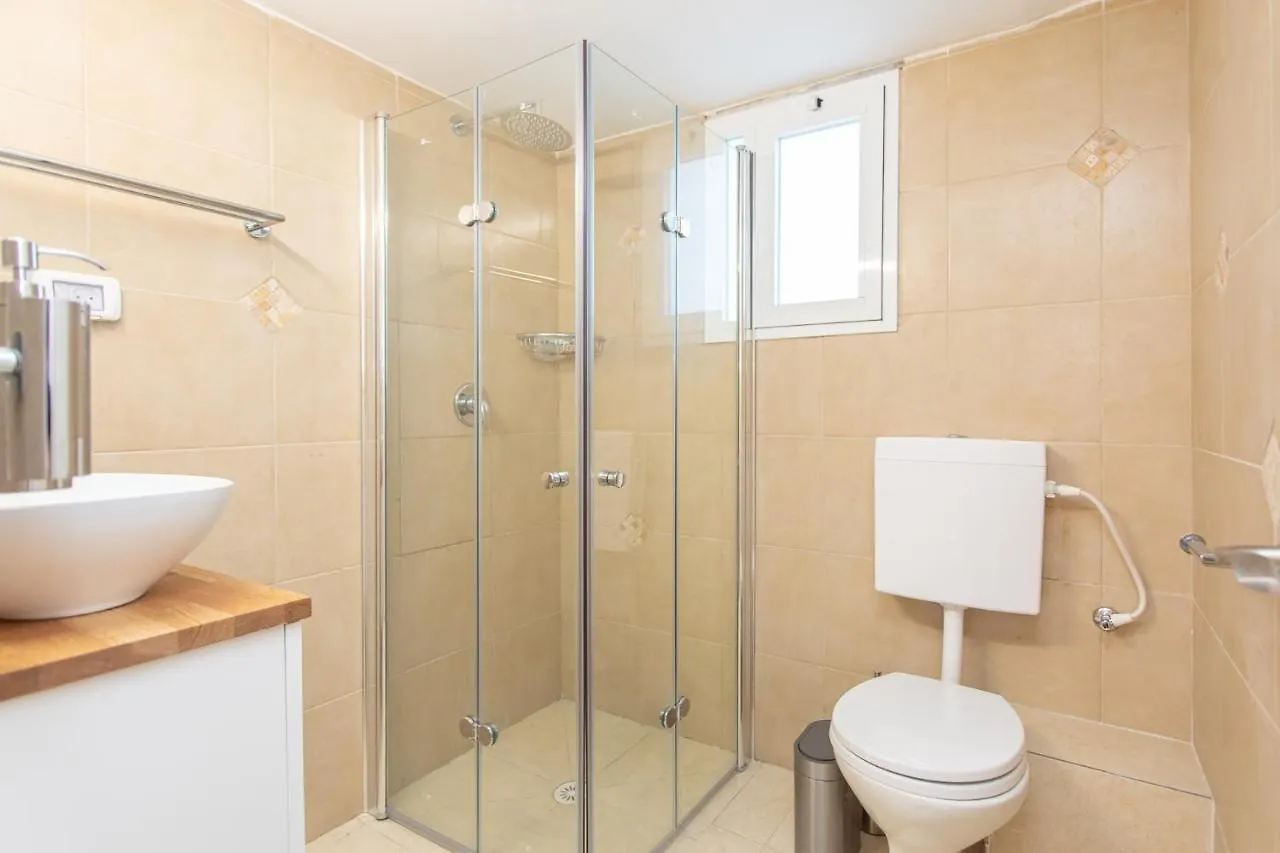 Port City Haifa - Bat Galim 25 Mtrs From The Beach & Rambam Apartment