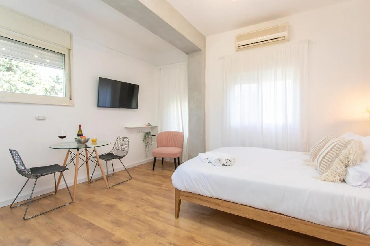 Apartment Port City Haifa - Bat Galim 25 Mtrs From The Beach & Rambam Israel